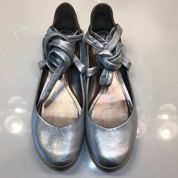 Silver lace up ballerina flats - Picture 1 of 8
